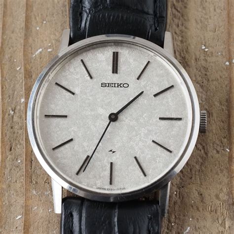 Etsy のseiko Chariot 1970s 2220 0430 Vintage Hand Winding Gent Watch