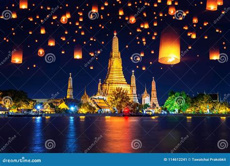 Wat Arun Temple And Floating Lantern In Bangkok Thailand Stock Image