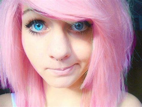 Pin By Dawson Harkrider On Scene Emo Girl Beauty Scene Hair Girl With Pink Hair Pink Hair