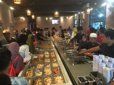 In part i of this hot pot series, i talked about the origin and culture of this traditional chinese communal meal. Steamboat & Grill - Picture of Hot Pot King, Shah Alam ...