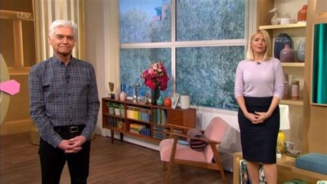 Holly Willoughby Explains Why She Has Taken Off Wedding Ring Hello