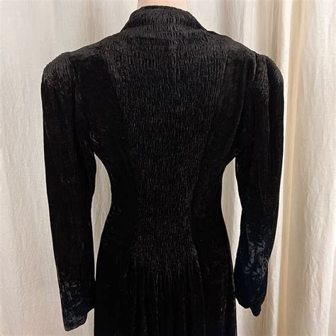 Vintage Edwardian Black Silk Velvet Long Coat With Leg O Mutton Sleeves