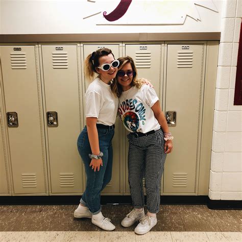 Throwback outfits/80s | Throwback outfits, Throwback thursday outfits, Spirit week outfits