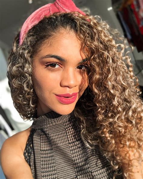 Jhio Araújo Moda Cristã 🤍 On Instagram “bemm Menininha Hoje 💗 Tiara Uniqueroraima” Cabelo