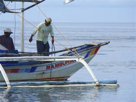 Bangkas Een Traditioneel Die Type Van Kraanbalkboten Door Filipijnse