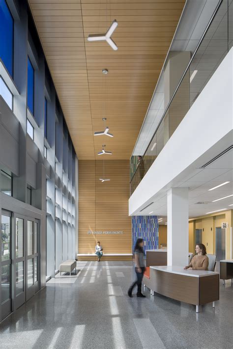 Kaiser Permanente Skyport | Sustainable Medical Office Building Design