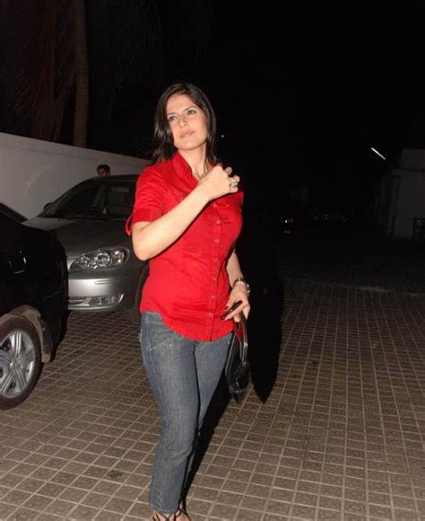 zarine khan in jeans unseen hot photo still actresshdwallpapers