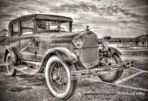 John draw the black and white picture of a car moving. Old Car, HDR Black and White | Vintage drawing, Automotive ...