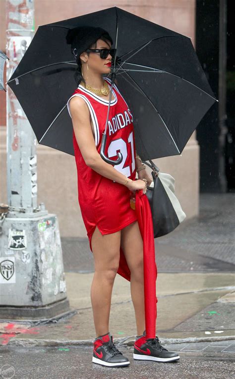 Rihanna With Umbrella Out In Nyc 08 Gotceleb