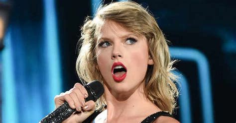 Melalui akun media sosialnya, dia mengumumkan akan mengeluarkan lagu berjudul run for you life pada tanggal 11 oktober 2019 pukul 13.00 waktu setempat. Taylor Swift Rilis Lagu Baru bareng Vokalis Panic at the ...
