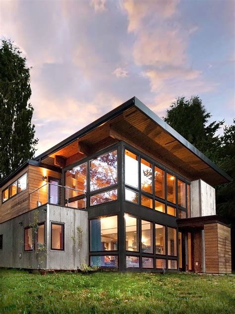 Industrial Home In Seattle Designed To Look Like A Shipping Container