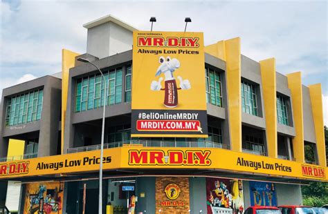 Cawangan kedai ini juga ada di hampir semua bandar utama seluruh malaysia. Mr DIY berunding dengan Aberdeen, BlackRock dan AIA untuk ...