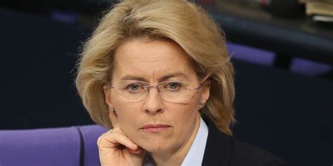 Germany's ursula von der leyen has been narrowly elected president of the eu commission following a secret ballot among meps. Von der Leyen entlässt Staatssekretär Beemelmans