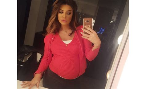 قبل 10 سنوات في برنامج ستار اكاديمي 5. خاص- ممّن طلبت أمل بوشوشة الحضور الى ولادة طفلتها الأولى ...