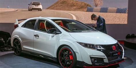 2015 Honda Civic Type R Photos And Info News Car And Driver