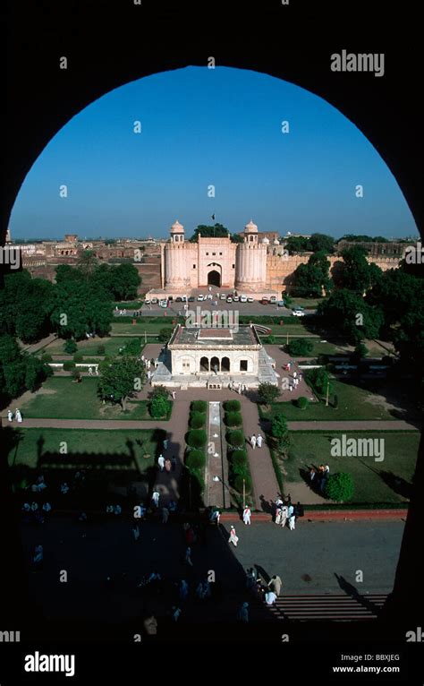 Pakistan Punjab Region Lahore Lahore Fort Alamgiri Gate Stock Photo Alamy