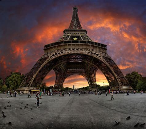 Sunset Near The Eiffel Tower Paris France Photo On Sunsurfer