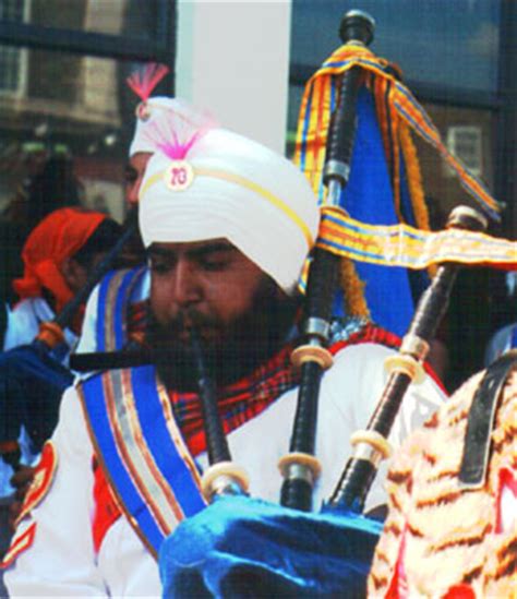 ਸ੍ਰੀ ਦਸਮੇਸ਼ ਪਾਈਪ ਬੈਂਡ) is a malaysian sikh pipe band. Khalsa Panth and Vaisakhi 1999 Southall 6