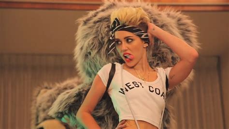 miley cyrus we can t stop behind the scenes youtube
