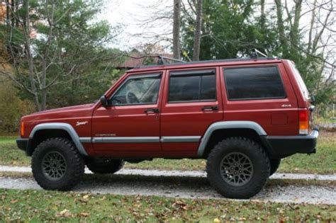 It sits on a 4.5 inch rough country short arm lift and has 31 inch tires (they have decent tread, but are weather checked and leak slowly). Find used 1998 Jeep Cherokee Sport 4X4 4.0L 5spd Manual ...