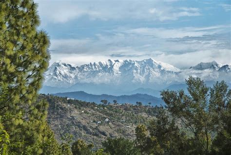 It is open throughout the year and every season offers different type of munsiyari, 15 hours drive from delhi gets snowfall in late december and is one of the favourite snowfall near delhi destination of himalayan lovers. 14 Places To Visit Near Delhi For Snowfall This Winter ...