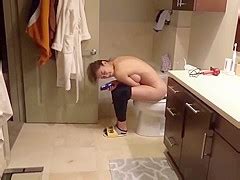 Sexy Naked Geo Filmed While Taking A Dump Pornzog Free Porn Clips