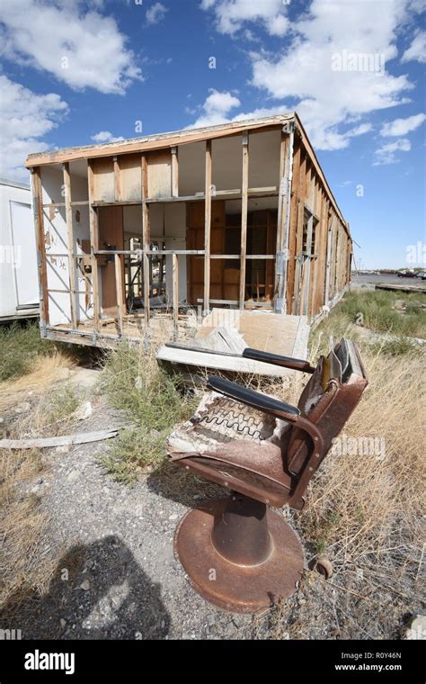 Abandonedold Mobil Homes And Trailers Stock Photo Alamy