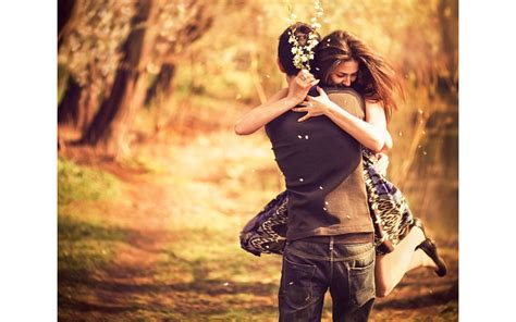 Most Romantic Hug 1280x800 243904