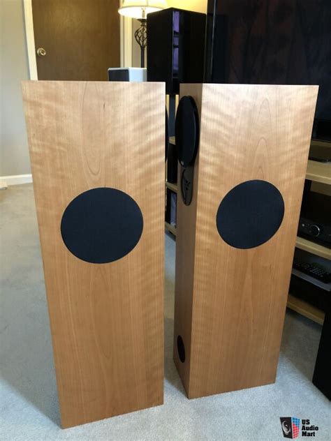 Rega Rx3 Demo Compact Floorstanding Speakers 25 Way Design W