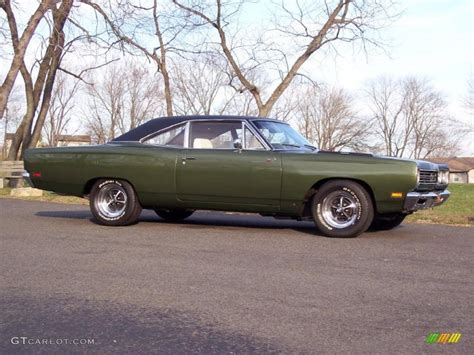 1969 Limelight Green Poly Plymouth Road Runner 2 Door Coupe 40710994