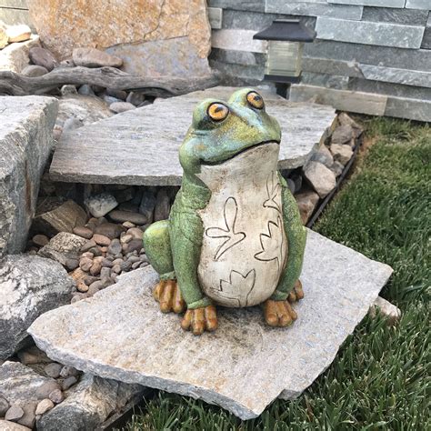 Concrete Statues Frog Statue Green Frog Patio Frog Statue Hand