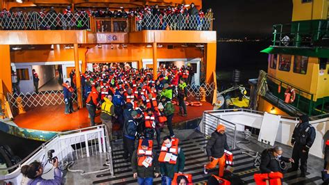 Hundreds Evacuate After Fire On Si Ferry Officials