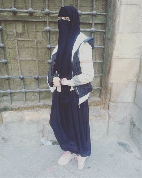 Pin By Qυєєиσf н3αят ѕнαиα👑 On ⓗíⓙɑҍ And ⓝíզⓐҍ Fashion Niqab Normcore