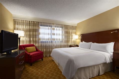 292 Newly Renovated Guest Rooms With 54 Suites And Features Making