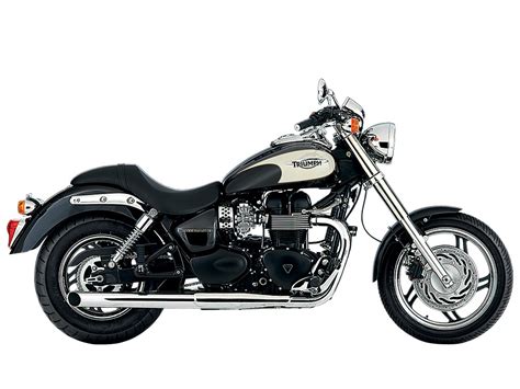 They wanted a tougher look to last year's cruiser sensation. Triumph Speedmaster (2010) - 2ri.de