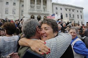 Rhode Island Becomes 10th State To Legalize Gay Marriage Daily Mail