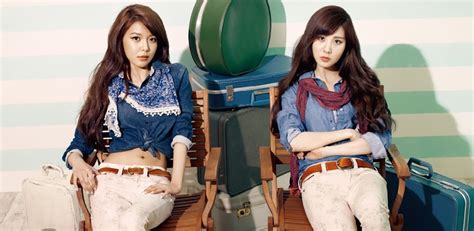 Girls Generations Sooyoung And Seohyun Fight And Pull Each Others
