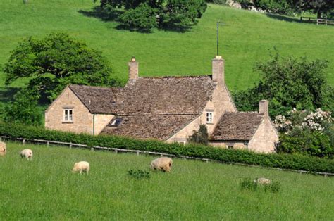 English Farm House Stock Photos Pictures And Royalty Free Images Istock
