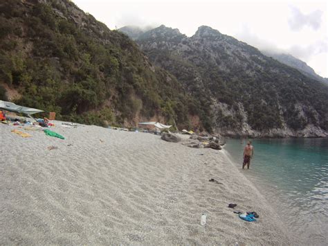 Η εύβοια αν και νησί συνδέετε με δυο γέφυρες με την υπόλοιπη ελλάδα, που βρίσκονται στο κέντρο του νησιού. φυσιολατρεία: Εύβοια - Θαψά