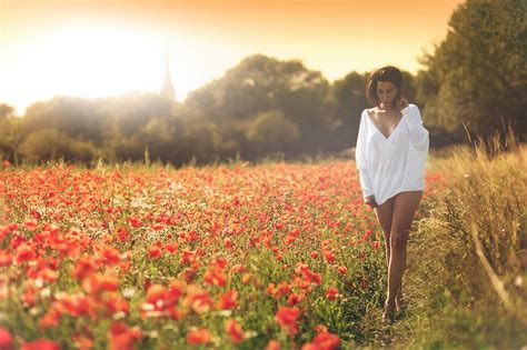 Bottomless Flowers Girl Outdoors Brunette Poppies Girl Wallpaper