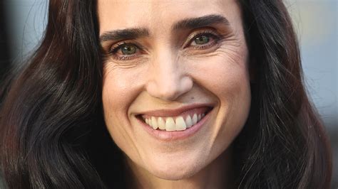 how did jennifer connelly and paul bettany meet