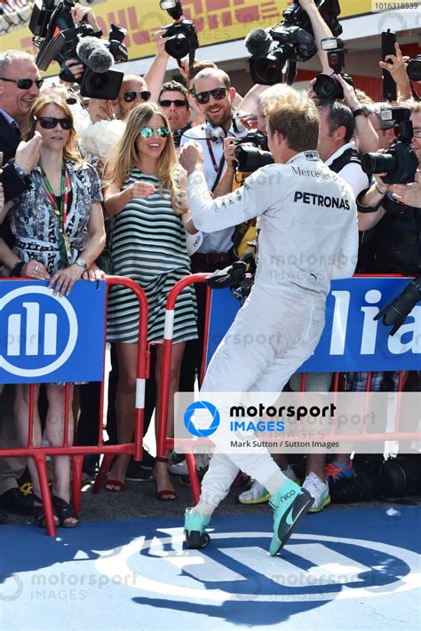 Race Winner Nico Rosberg Ger Mercedes Amg F Celebrates With His Wife Vivian Sibold Ger In