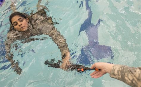 Clemson Rotc Cadets Test Their Mettle With Water Survival Training Article The United States