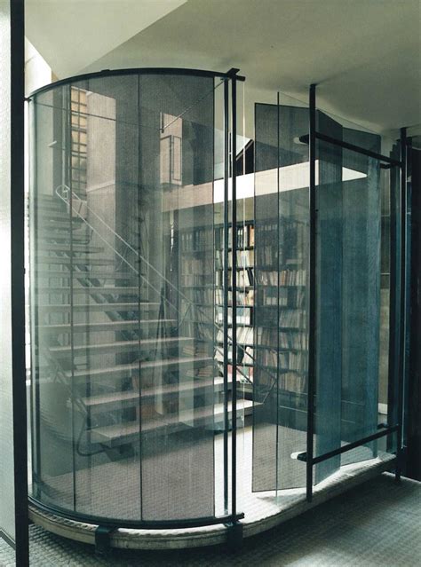 La maison de verre (the glass house) was completed in the early 30s by architect and designer pierre chareau. Maison de Verre Paris by Pierre Chareau + Bernard Bijvoet.