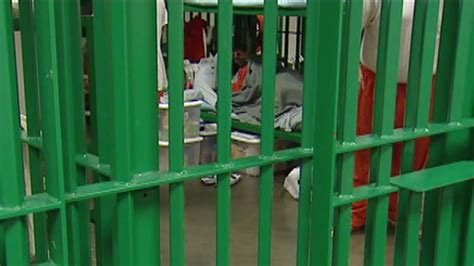 report harris county s bail reforms let more people out of jail before trial without raising