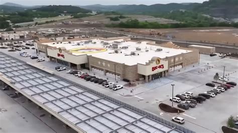 Worlds Largest Gas Station Is A New Buc Ees With 120 Pumps