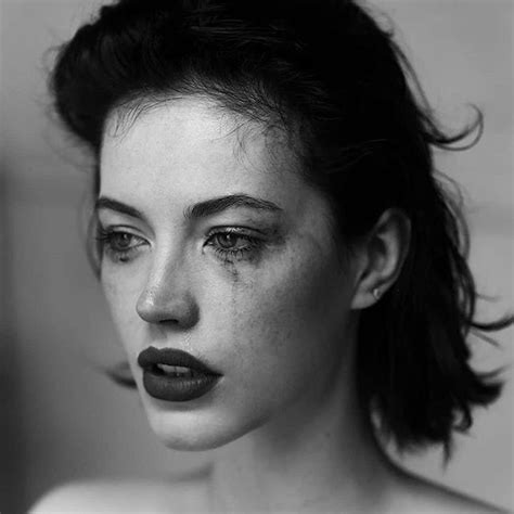 portrait crying girl blackandwhite bob emotion feelings bandw expressions photography
