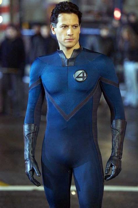 In Fantastic Four 2005 Mr Fantastic Doesnt Stretch His Body But