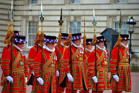 Yeoman Warders At Buckingham Palace In London England Encircle Photos
