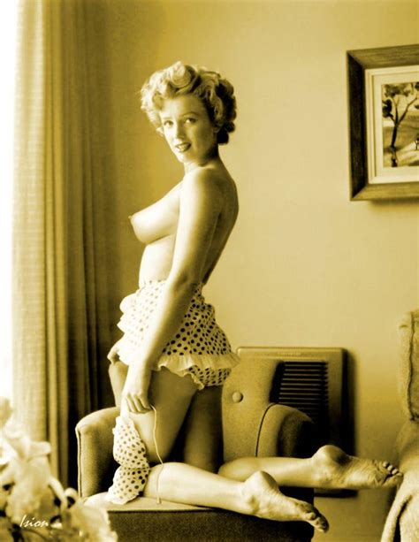 Marilyn Monroe Nude On The Chair